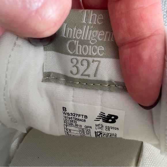 NWOB New Balance Women's White & Green 327 Sneakers in White & Green Sz 7 - Picture 8 of 8